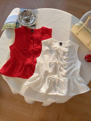 Chaleco Corto con Lazos Frontales y Vuelo [TALLA S]