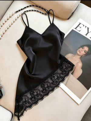 Top Satinado de Tirantes con Bajo Asimétrico de Encaje [TALLA XS]