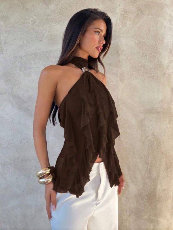Top marrón con volantes y cuello halter