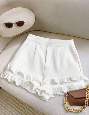 Short sastre blanco / crema con doble volado en el ruedo
