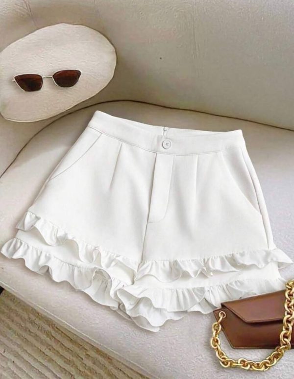 Short sastre blanco / crema con doble volado en el ruedo