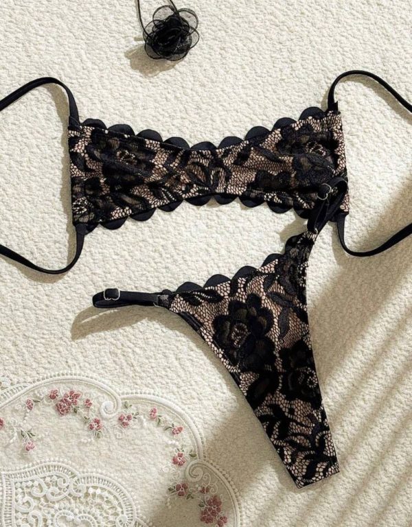 Conjunto Lencería Encaje Negro sobre Tono Nude