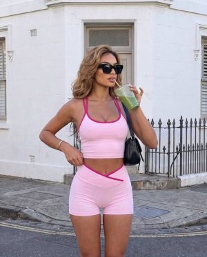 Set Deportivo Rosa de Top y Short con Borde Contrastante